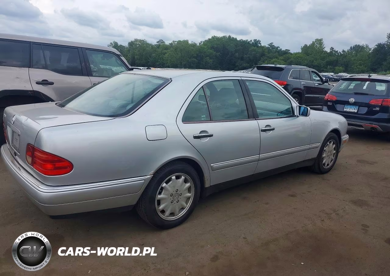 1996 Mercedes-Benz E 320 VIN:WDBJF55F5TJ013532 - 3
