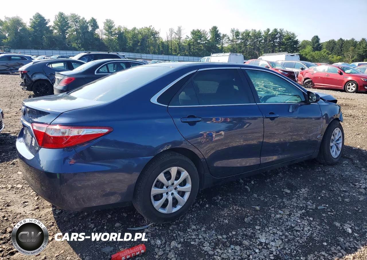 2017 Toyota Camry Le VIN:4T1BF1FKXHU792342 - 3