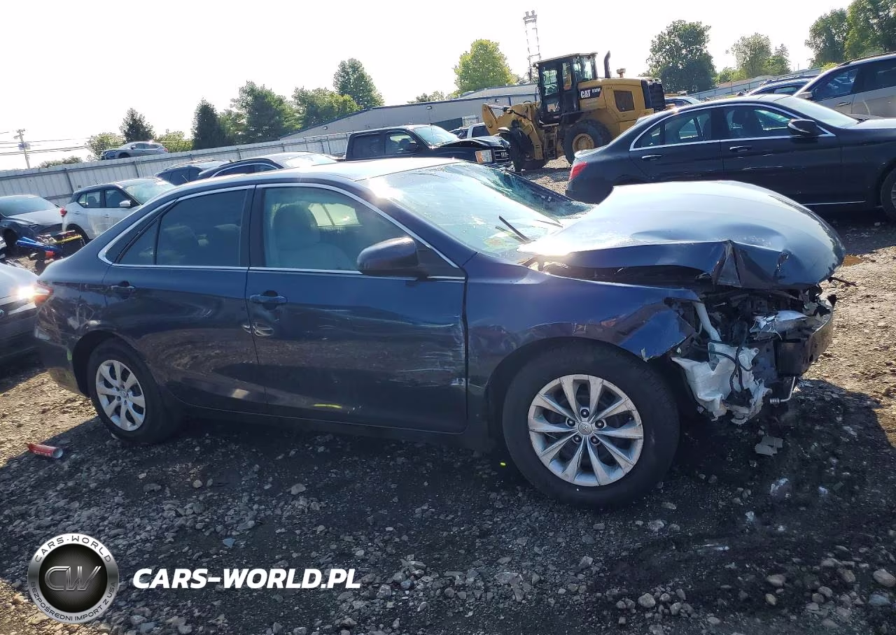 2017 Toyota Camry Le VIN:4T1BF1FKXHU792342 - 4