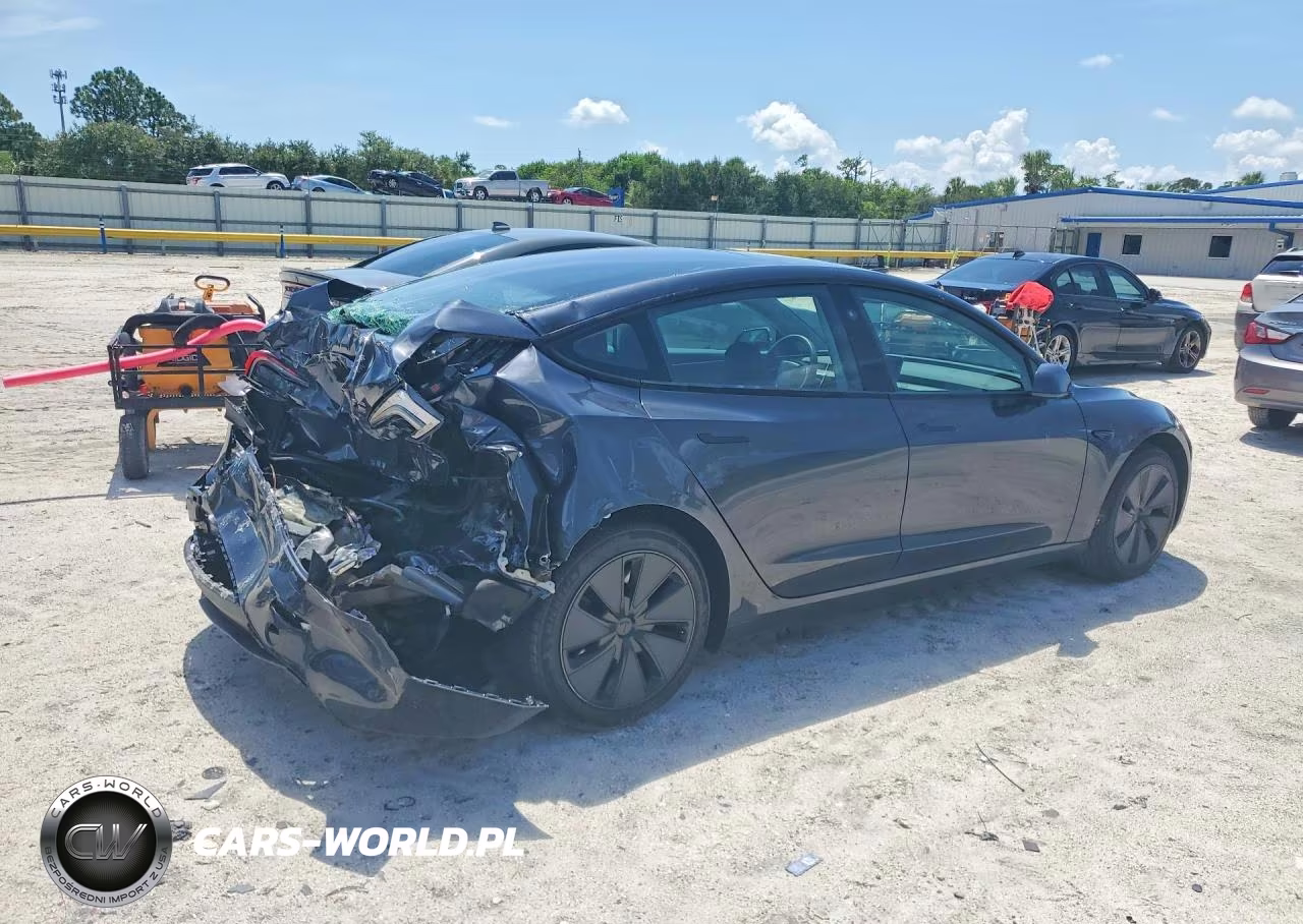 2025 Tesla Model 3 VIN:5YJ3E1EA7SF998853 - 3
