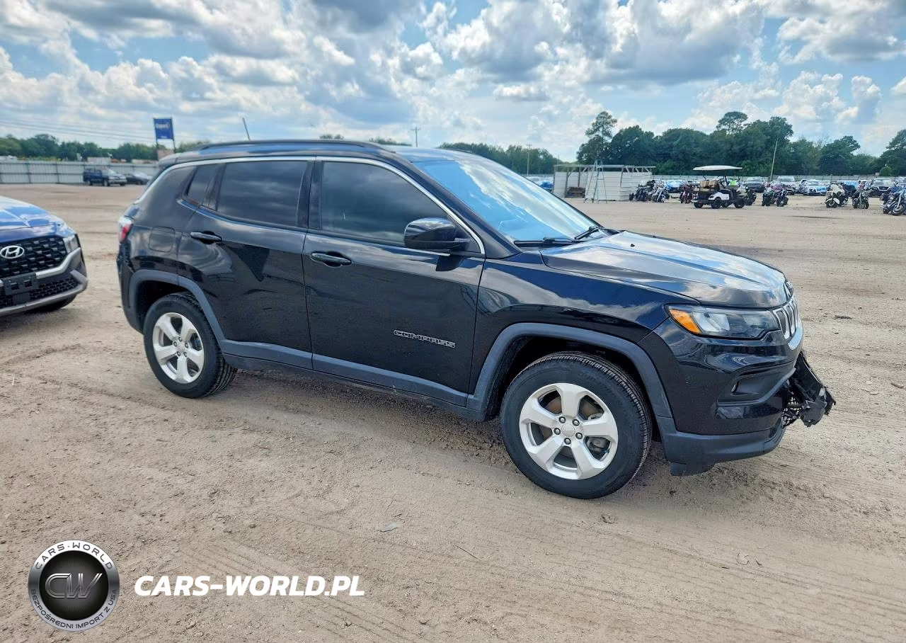 2022 Jeep Compass Latitude VIN:3C4NJDBB4NT121908 - 4