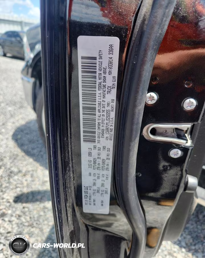 2018 Ram 1500 Laramie VIN:1C6RR7VM1JS292255 - 12