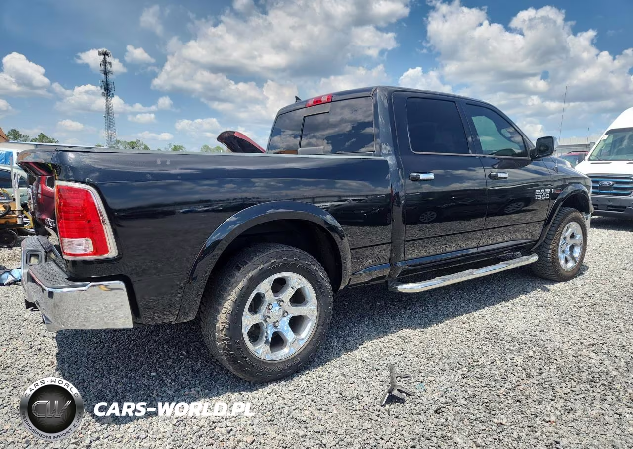 2018 Ram 1500 Laramie VIN:1C6RR7VM1JS292255 - 3