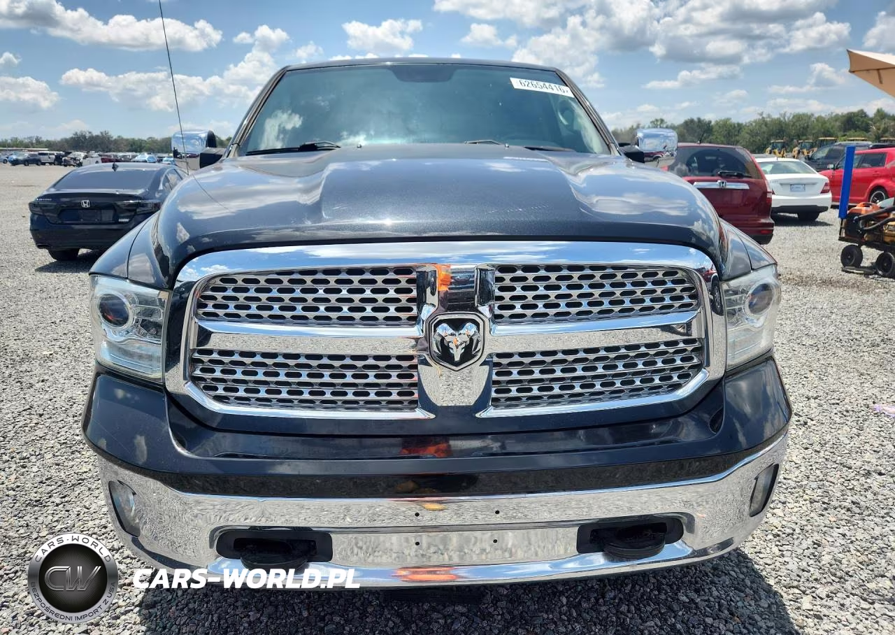 2018 Ram 1500 Laramie VIN:1C6RR7VM1JS292255 - 5