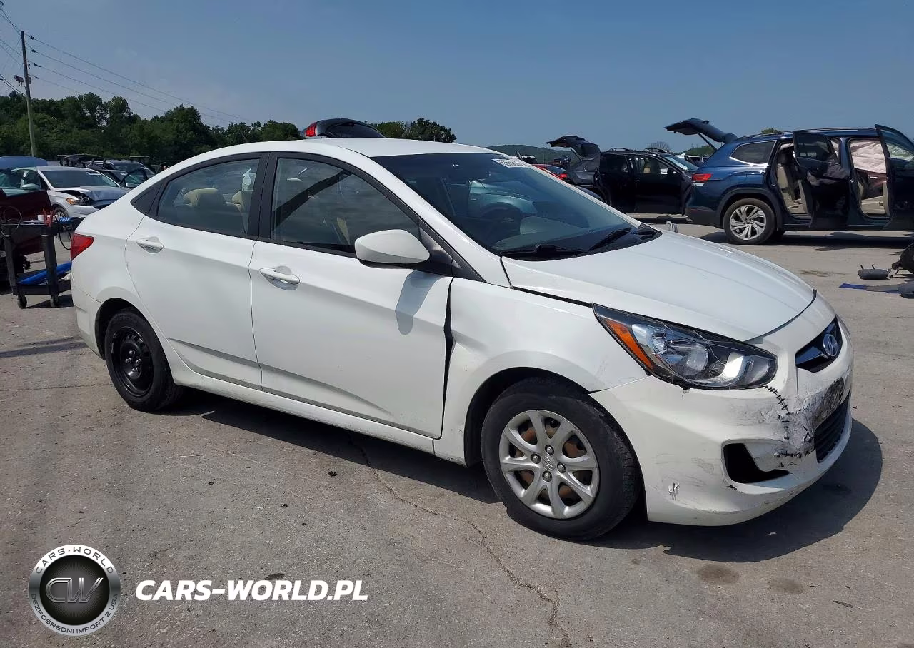 2013 Hyundai Accent Gls VIN:KMHCT4AE0DU496028 - 4