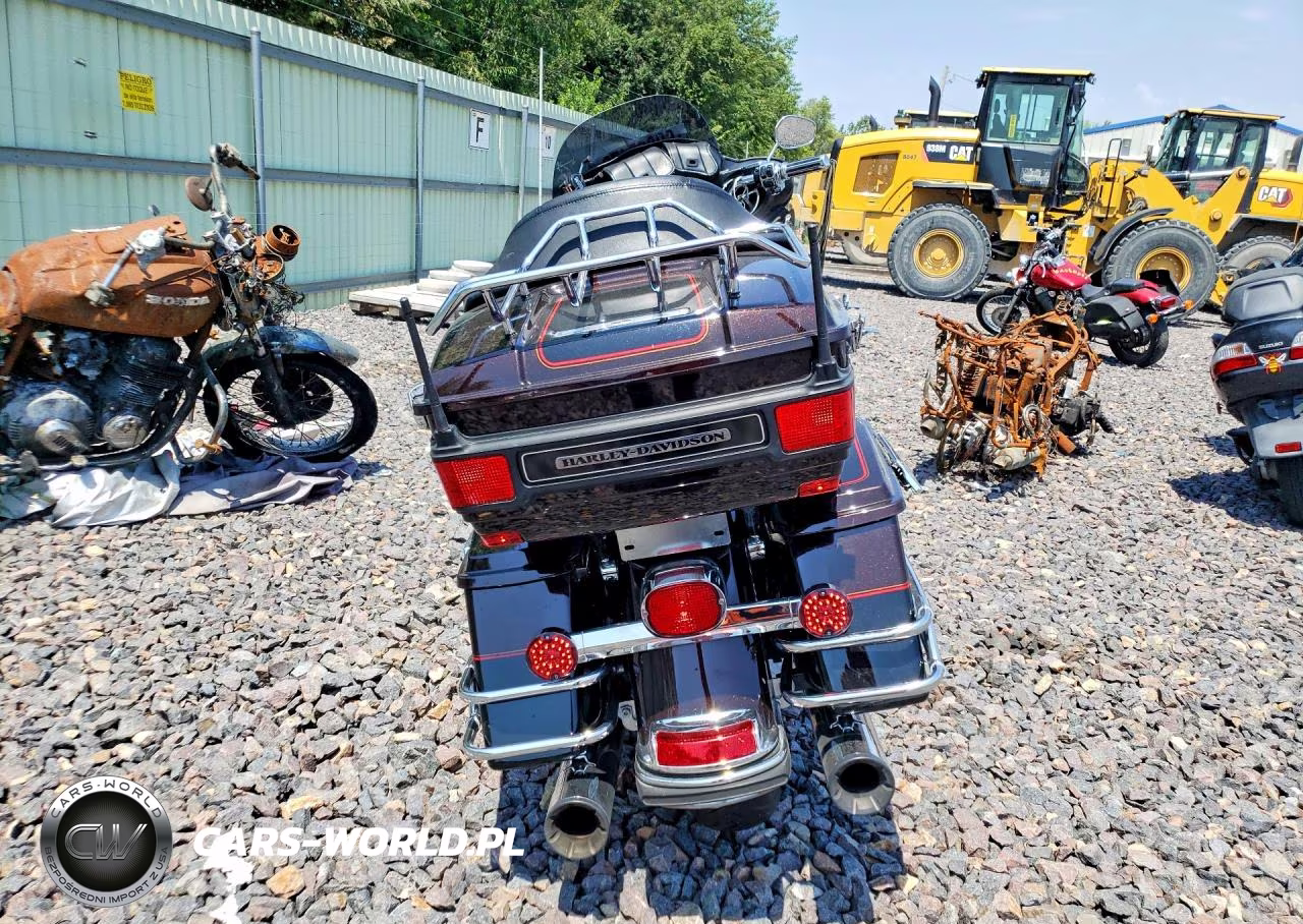 2011 Harley-Davidson Flhtcu VIN:1HD1FC416BB623300 - 4