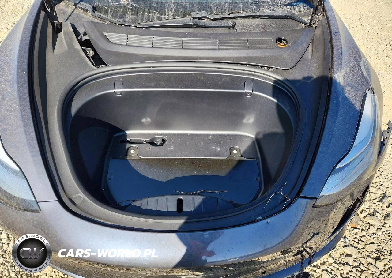 2018 Tesla Model 3 VIN:5YJ3E1EB9JF185070 - 11