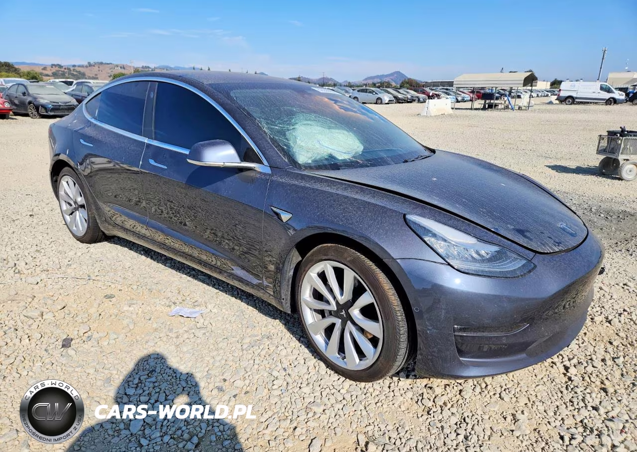 2018 Tesla Model 3 VIN:5YJ3E1EB9JF185070 - 4