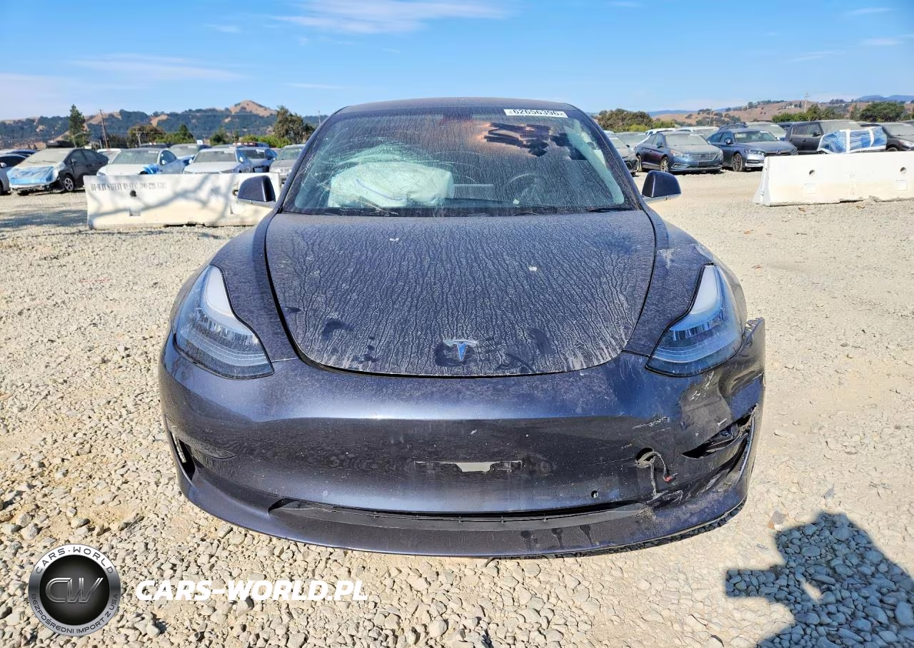 2018 Tesla Model 3 VIN:5YJ3E1EB9JF185070 - 5