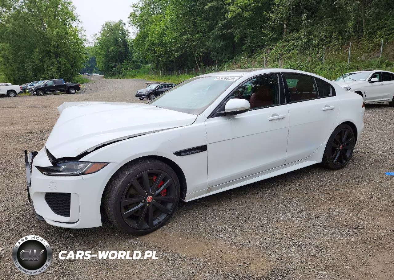 2020 Jaguar Xe R-Dynamic S – zdjęcie 1 z 12
