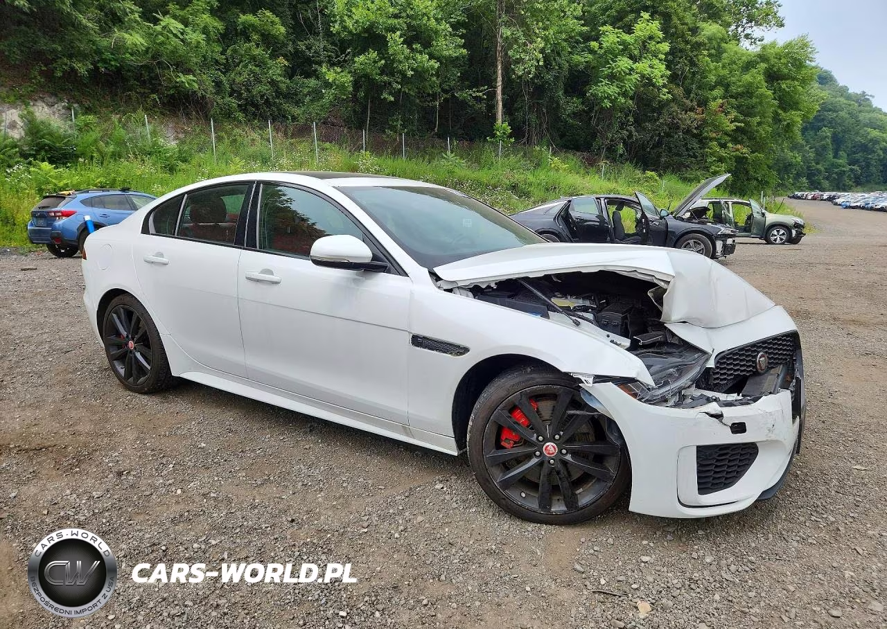 2020 Jaguar Xe R-Dynamic S VIN:SAJAT4GX8LCP59652 - 4