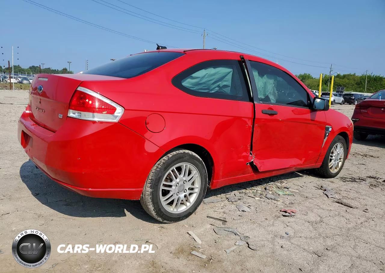 2008 Ford Focus Se VIN:1FAHP33NX8W137615 - 3