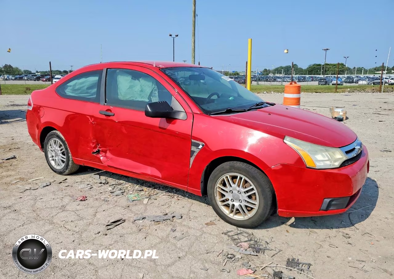 2008 Ford Focus Se VIN:1FAHP33NX8W137615 - 4