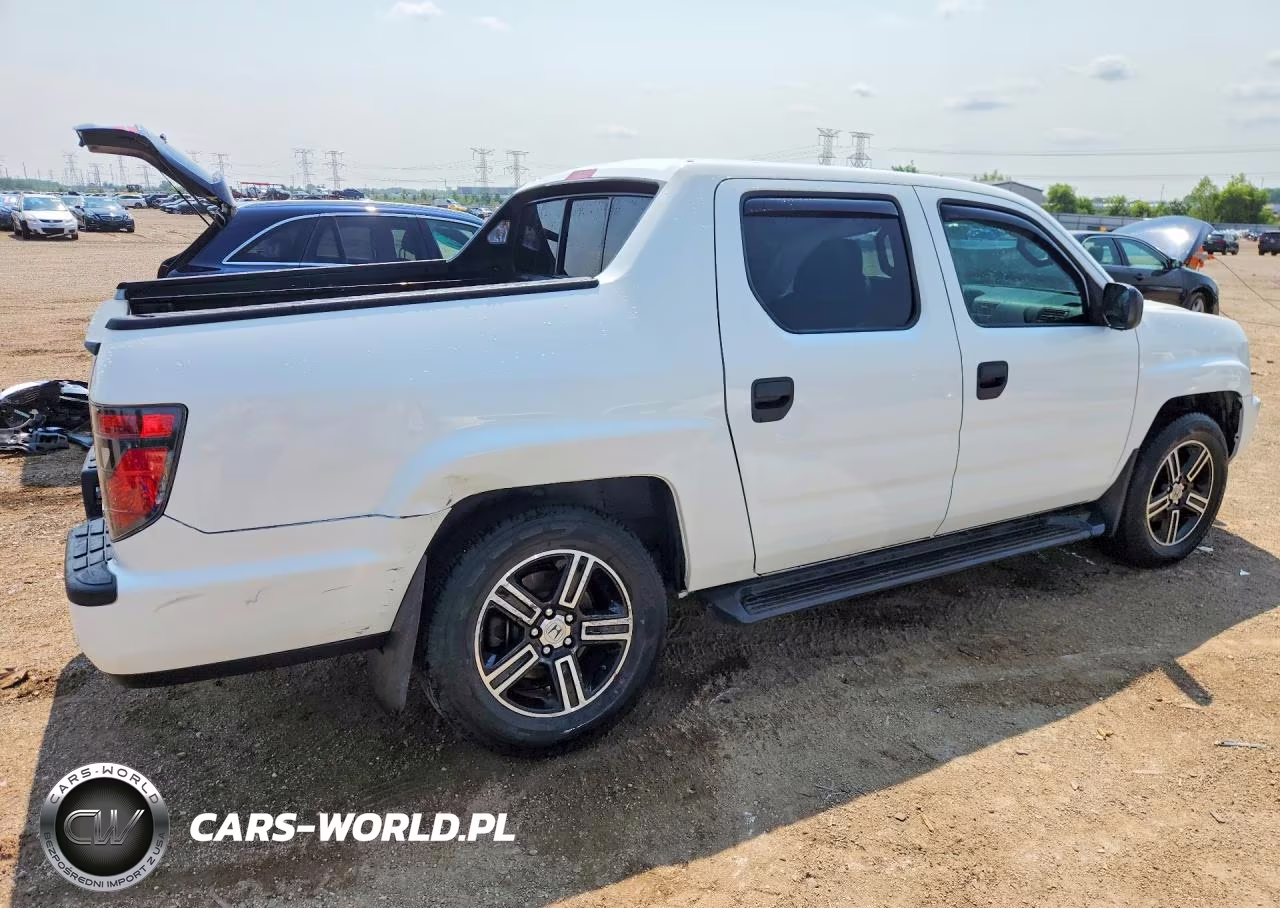 2014 Honda Ridgeline Sport VIN:5FPYK1F7XEB010218 - 3
