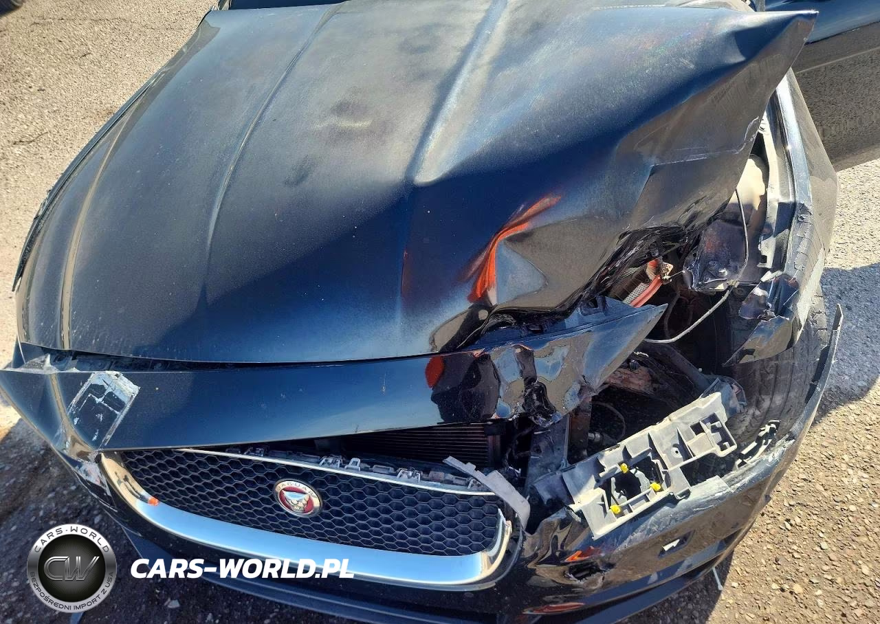 2018 Jaguar Xe Prestige VIN:SAJAE4FX8JCP25638 - 11