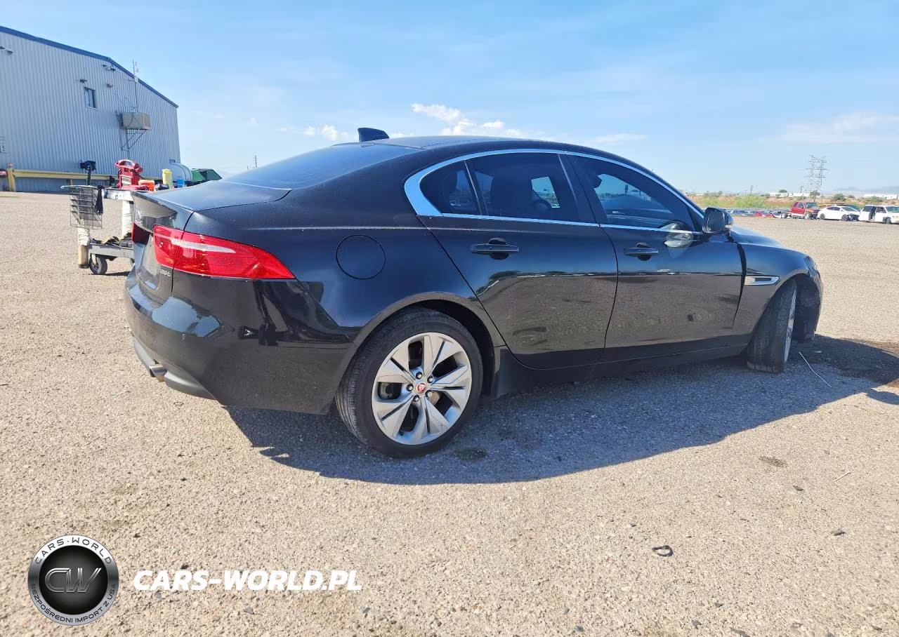 2018 Jaguar Xe Prestige VIN:SAJAE4FX8JCP25638 - 3