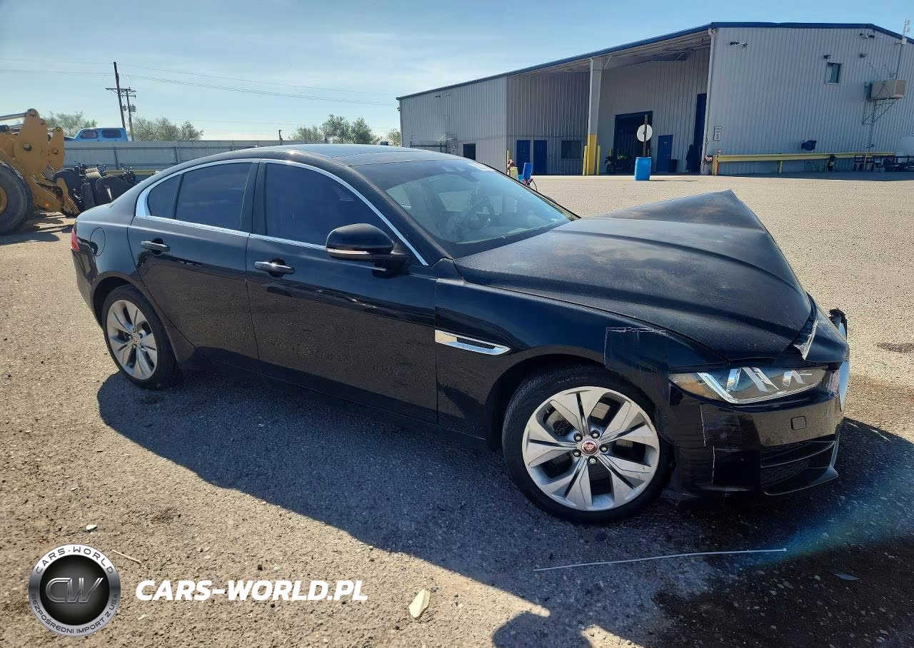 2018 Jaguar Xe Prestige VIN:SAJAE4FX8JCP25638 - 4