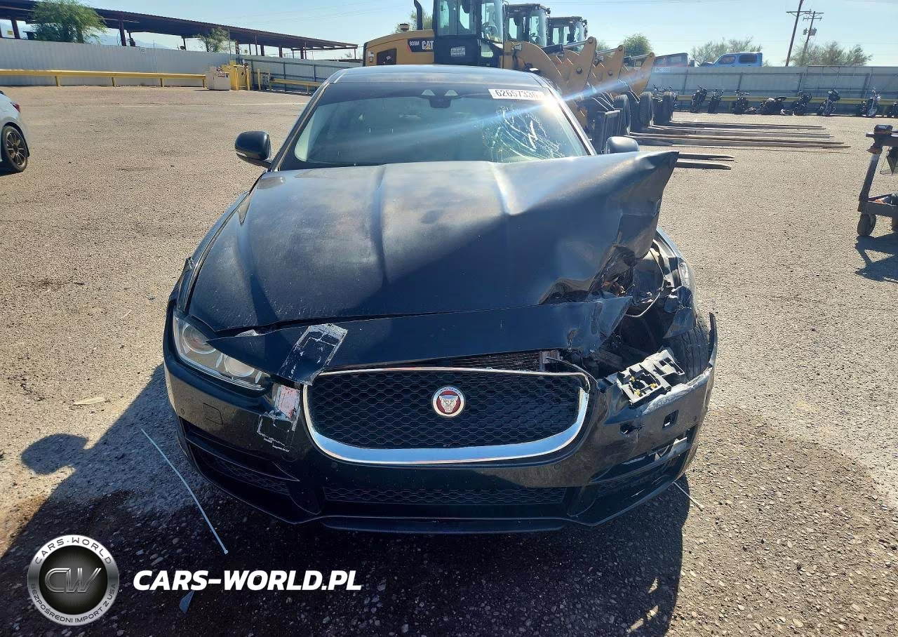 2018 Jaguar Xe Prestige VIN:SAJAE4FX8JCP25638 - 5