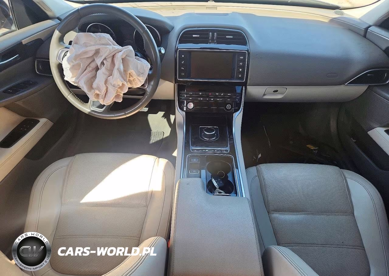 2018 Jaguar Xe Prestige VIN:SAJAE4FX8JCP25638 - 8