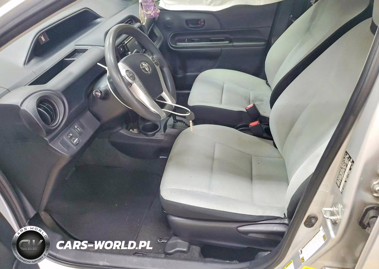 2015 Toyota Prius C One VIN:JTDKDTB39F1111767 - 7