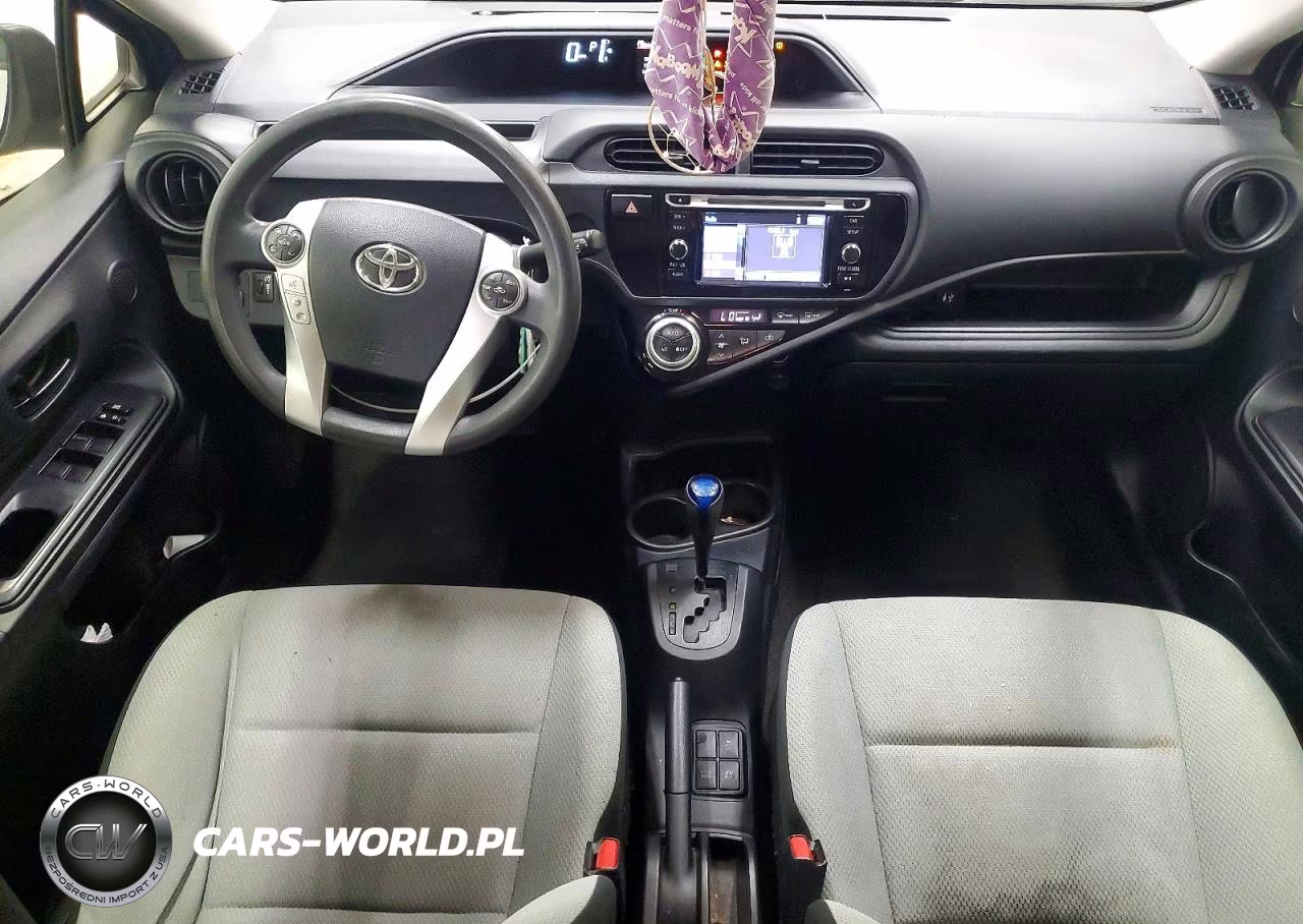 2015 Toyota Prius C One VIN:JTDKDTB39F1111767 - 8