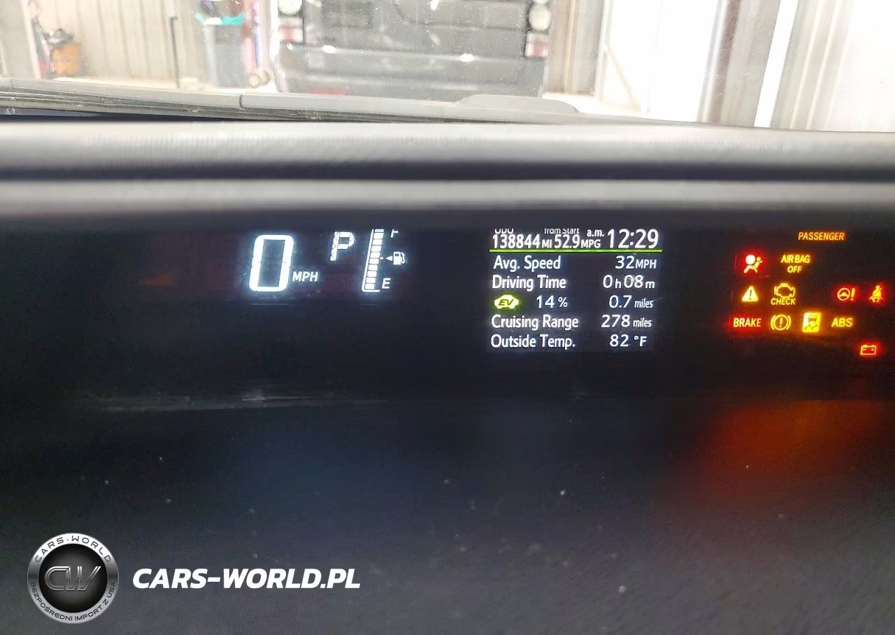 2015 Toyota Prius C One VIN:JTDKDTB39F1111767 - 9