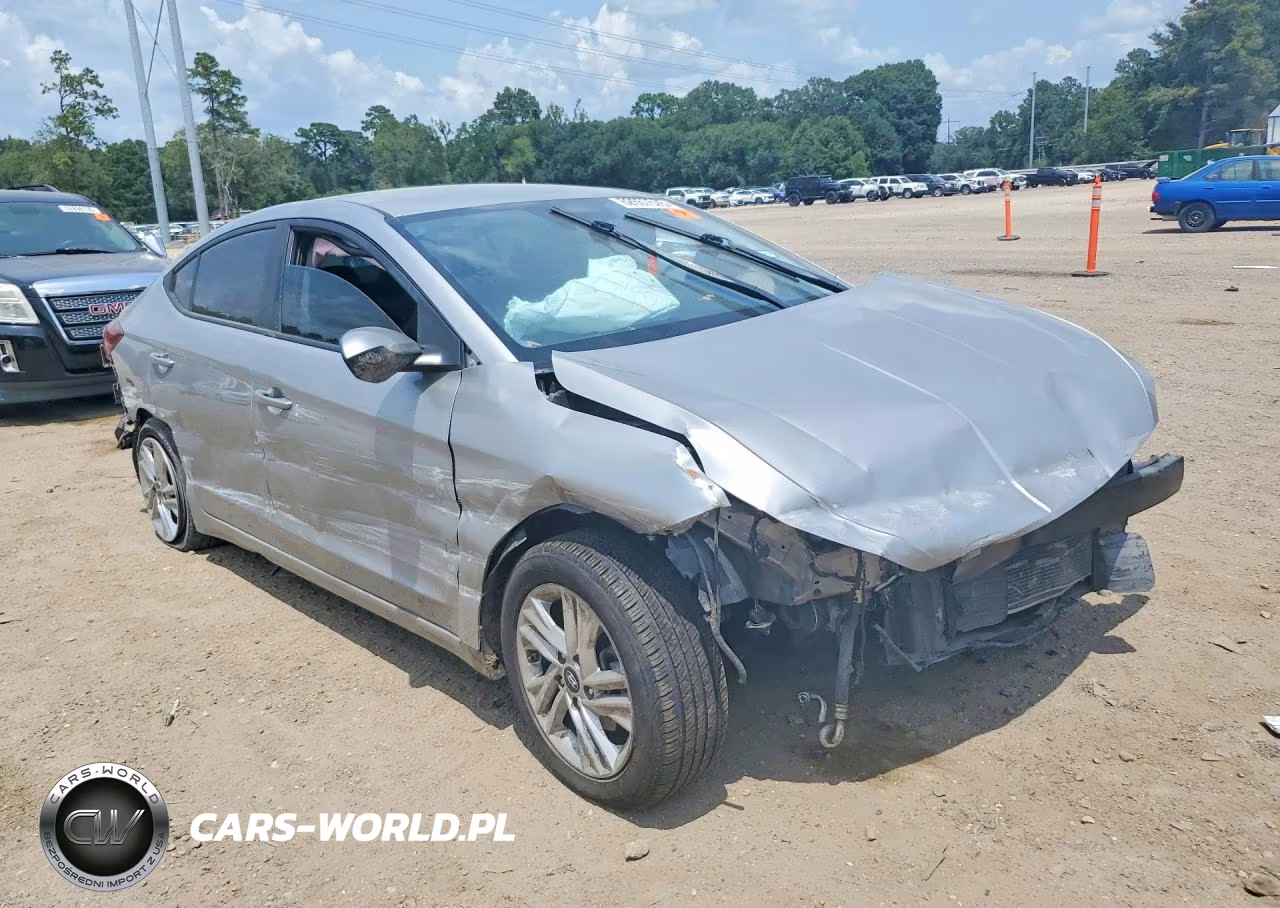 2020 Hyundai Elantra Sel VIN:5NPD84LF0LH576101 - 4
