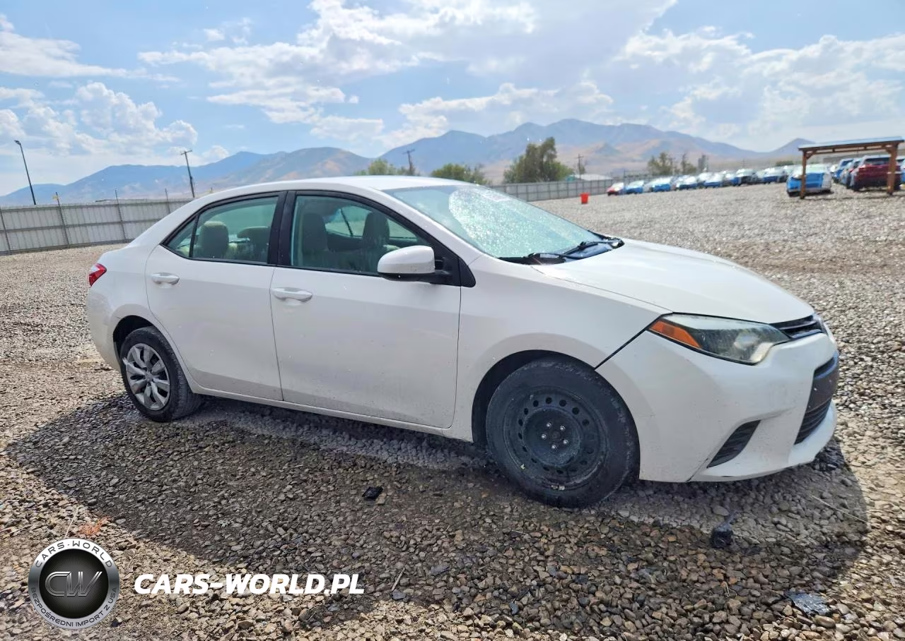2016 Toyota Corolla Le VIN:2T1BURHE3GC676816 - 4