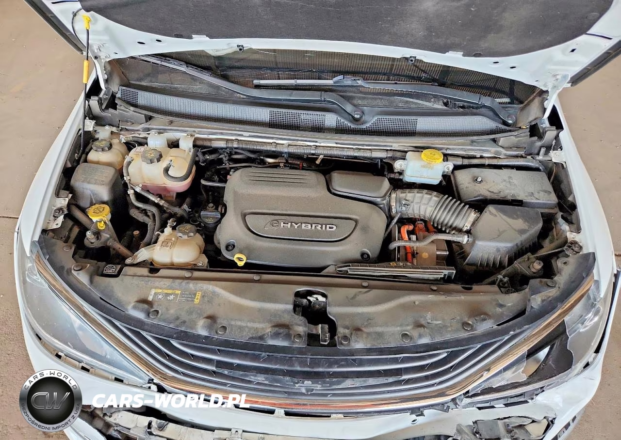 2018 Chrysler Pacifica Hybrid Limited VIN:2C4RC1N77JR159177 - 12