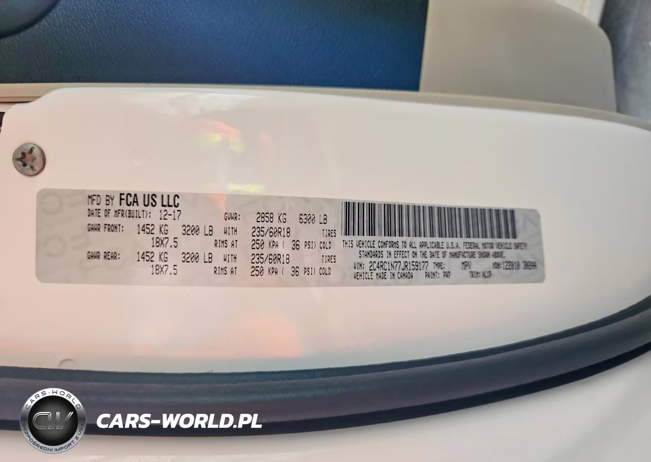 2018 Chrysler Pacifica Hybrid Limited VIN:2C4RC1N77JR159177 - 13