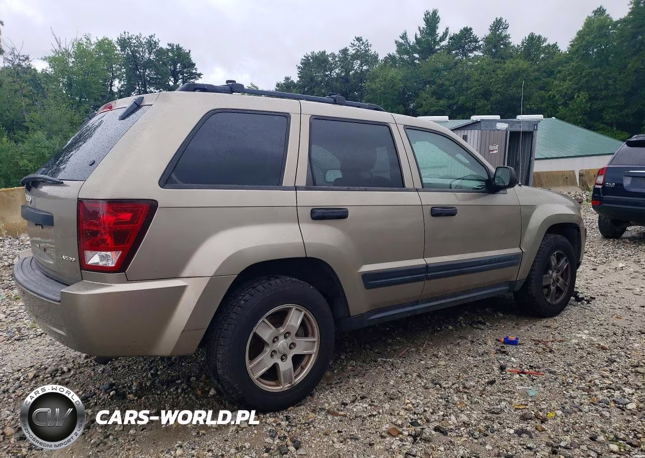 2005 Jeep Grand Cherokee Laredo VIN:1J4GR48K55C674937 - 3