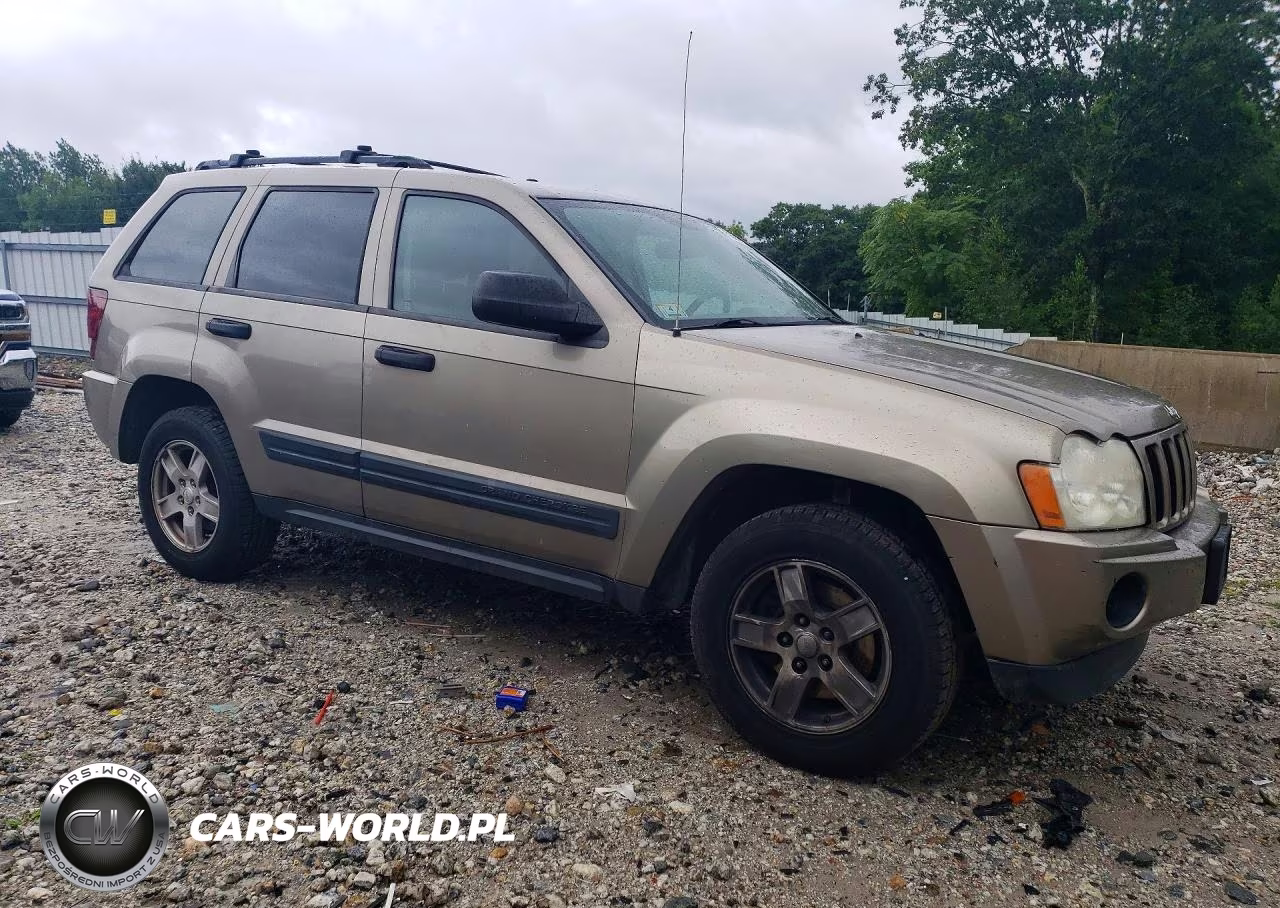 2005 Jeep Grand Cherokee Laredo VIN:1J4GR48K55C674937 - 4