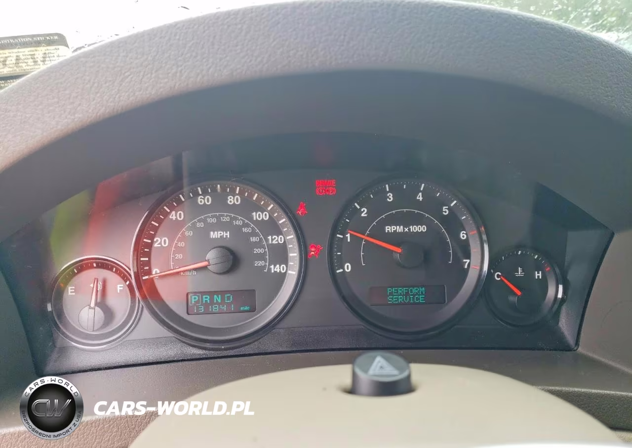 2005 Jeep Grand Cherokee Laredo VIN:1J4GR48K55C674937 - 9