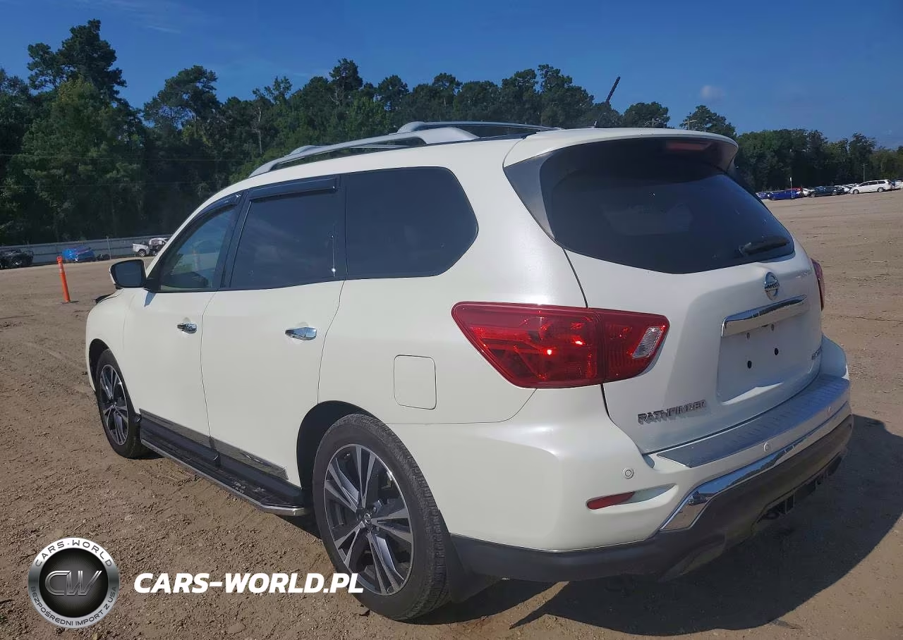 2017 Nissan Pathfinder Platinum VIN:5N1DR2MN2HC616958 - 2