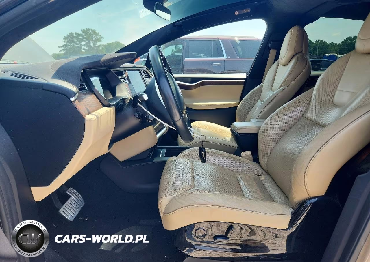 2016 Tesla Model X VIN:5YJXCAE47GFS00618 - 7