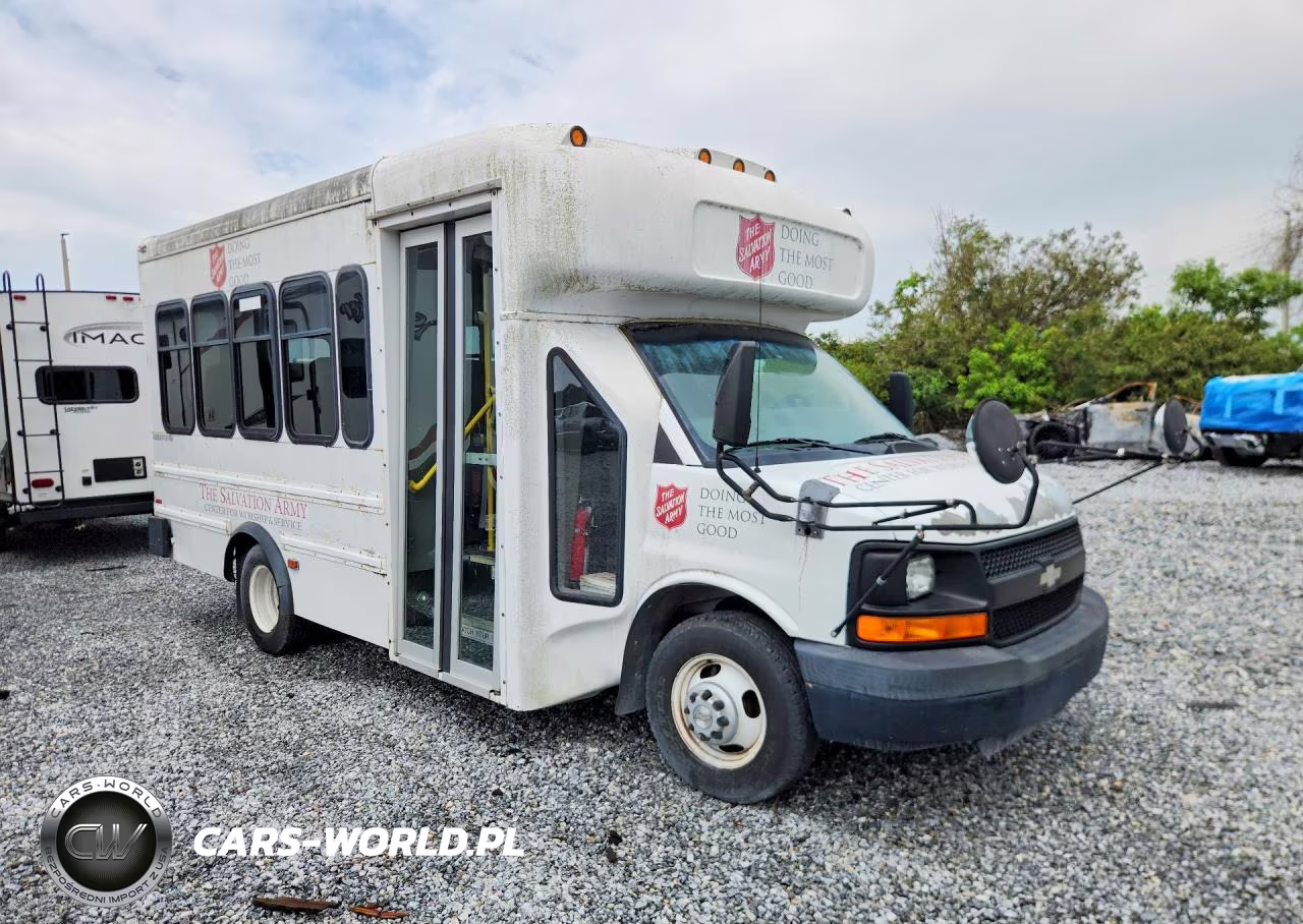 2009 Chevrolet Express G3500 VIN:1GBJG31K491125323 - 4