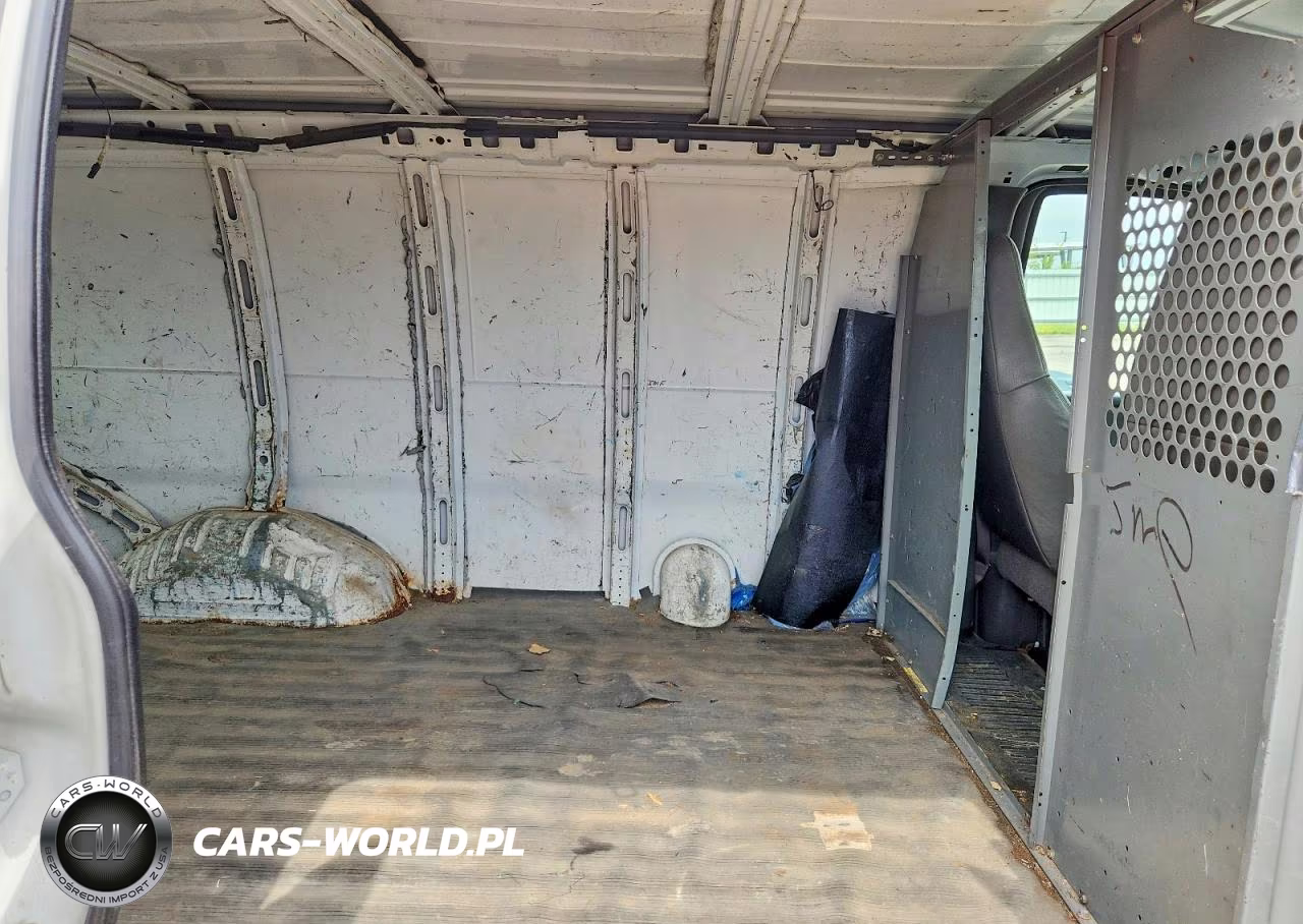 2009 Chevrolet Express G2500 VIN:1GCGG25C391113876 - 10