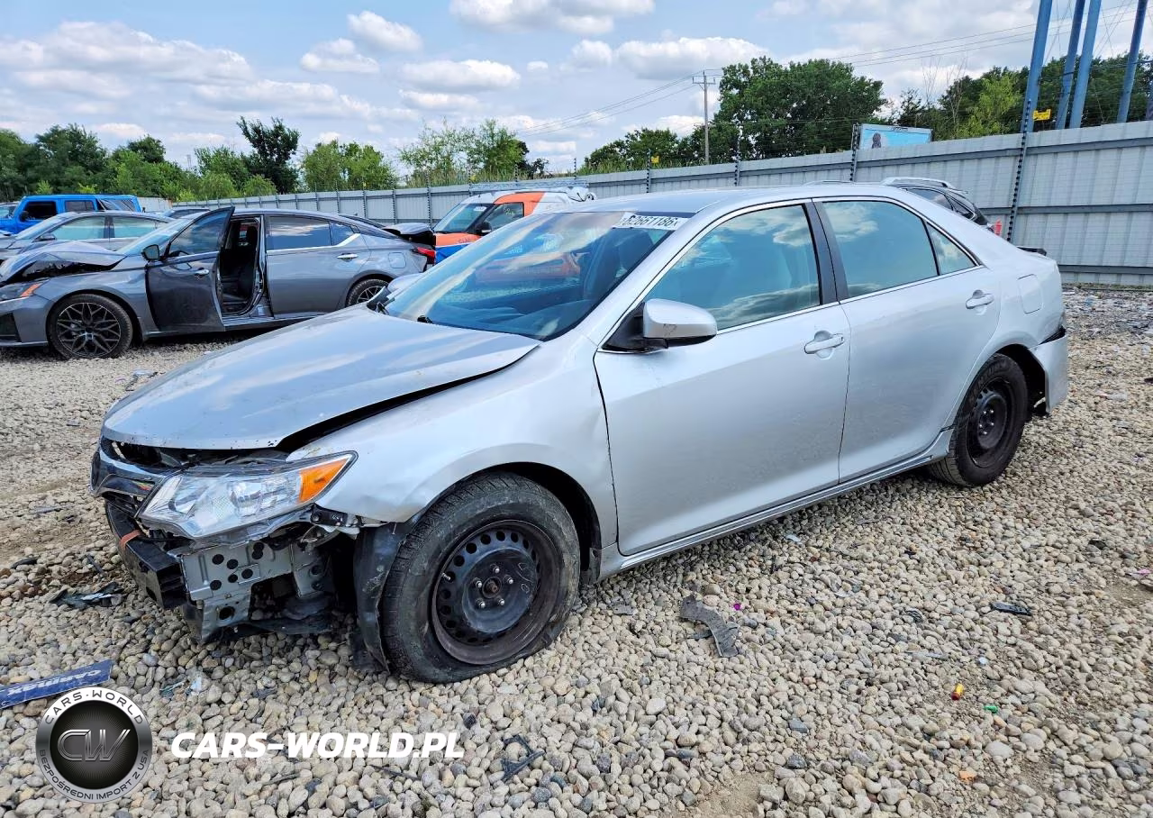 2012 Toyota Camry Le – zdjęcie 1 z 12