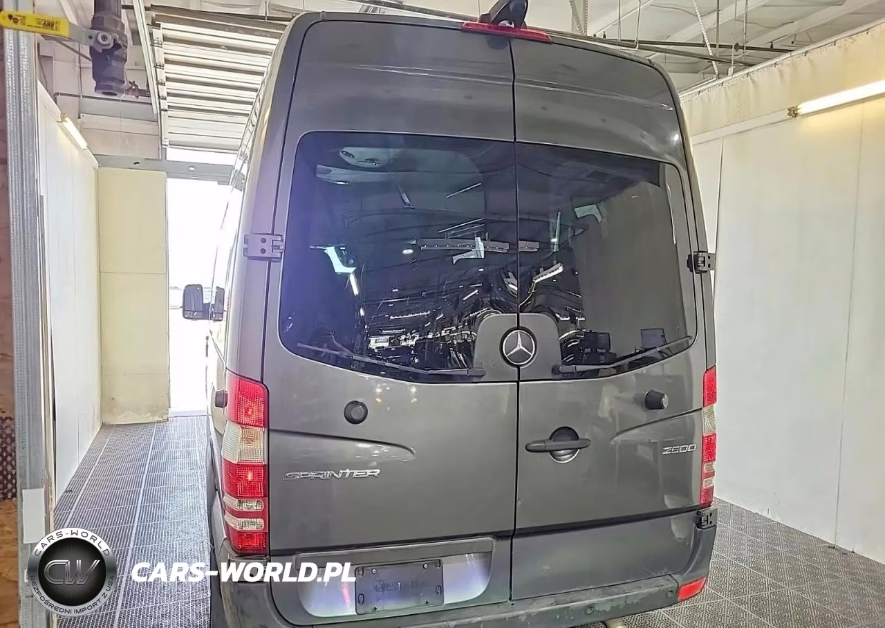 2018 Mercedes-Benz Sprinter 2500 VIN:8BRPE7CD5JE158134 - 3
