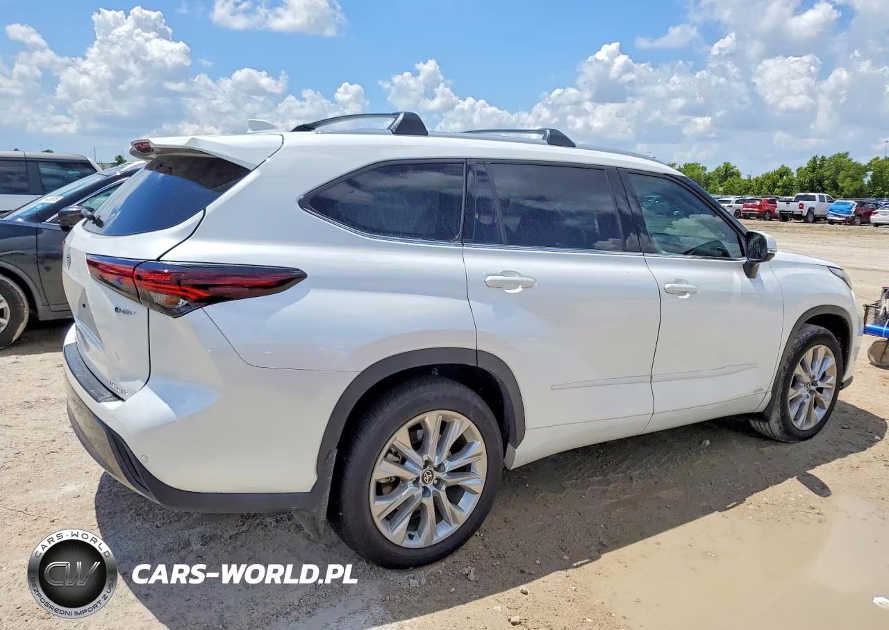 2026 Toyota Highlander Hybrid Limited VIN:5TDXBRCH9TS703323 - 3