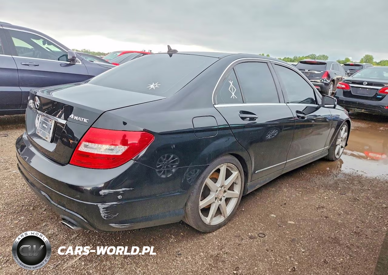 2012 Mercedes-Benz C 300 4Matic VIN:WDDGF8BB6CA602576 - 3