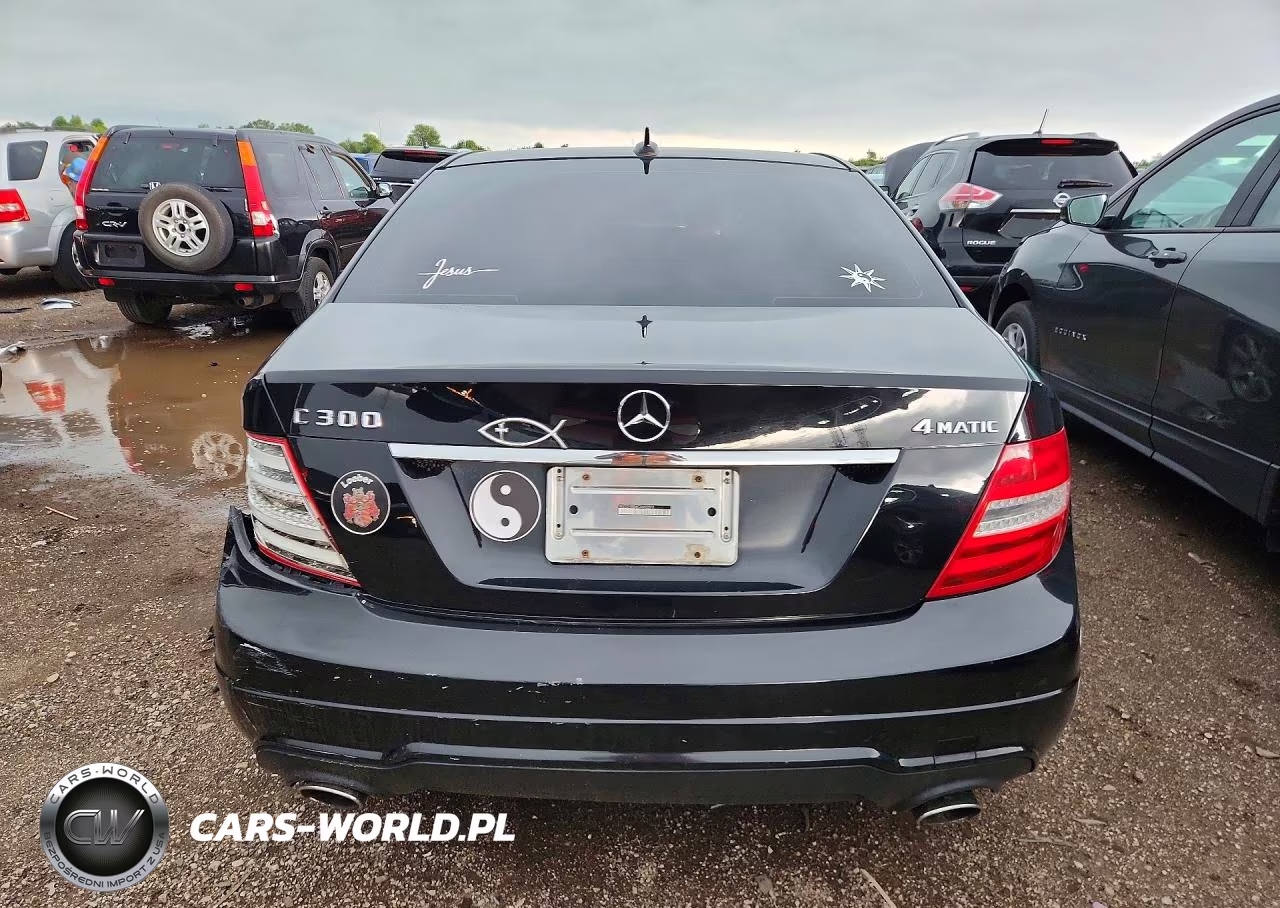 2012 Mercedes-Benz C 300 4Matic VIN:WDDGF8BB6CA602576 - 6