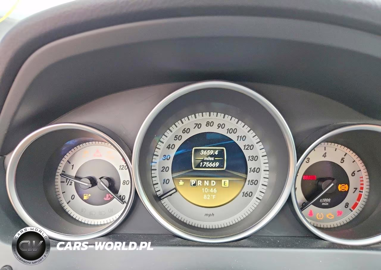 2012 Mercedes-Benz C 300 4Matic VIN:WDDGF8BB6CA602576 - 9