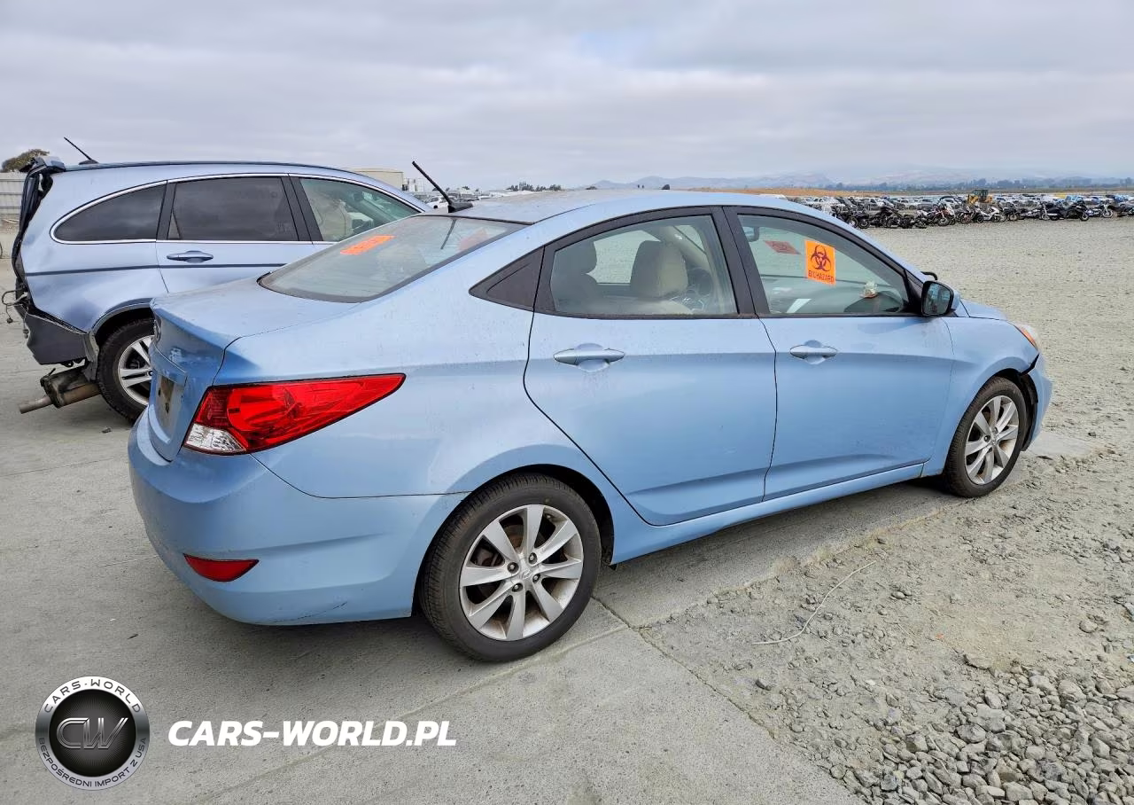 2013 Hyundai Accent Gls VIN:KMHCU4AE7DU459037 - 3