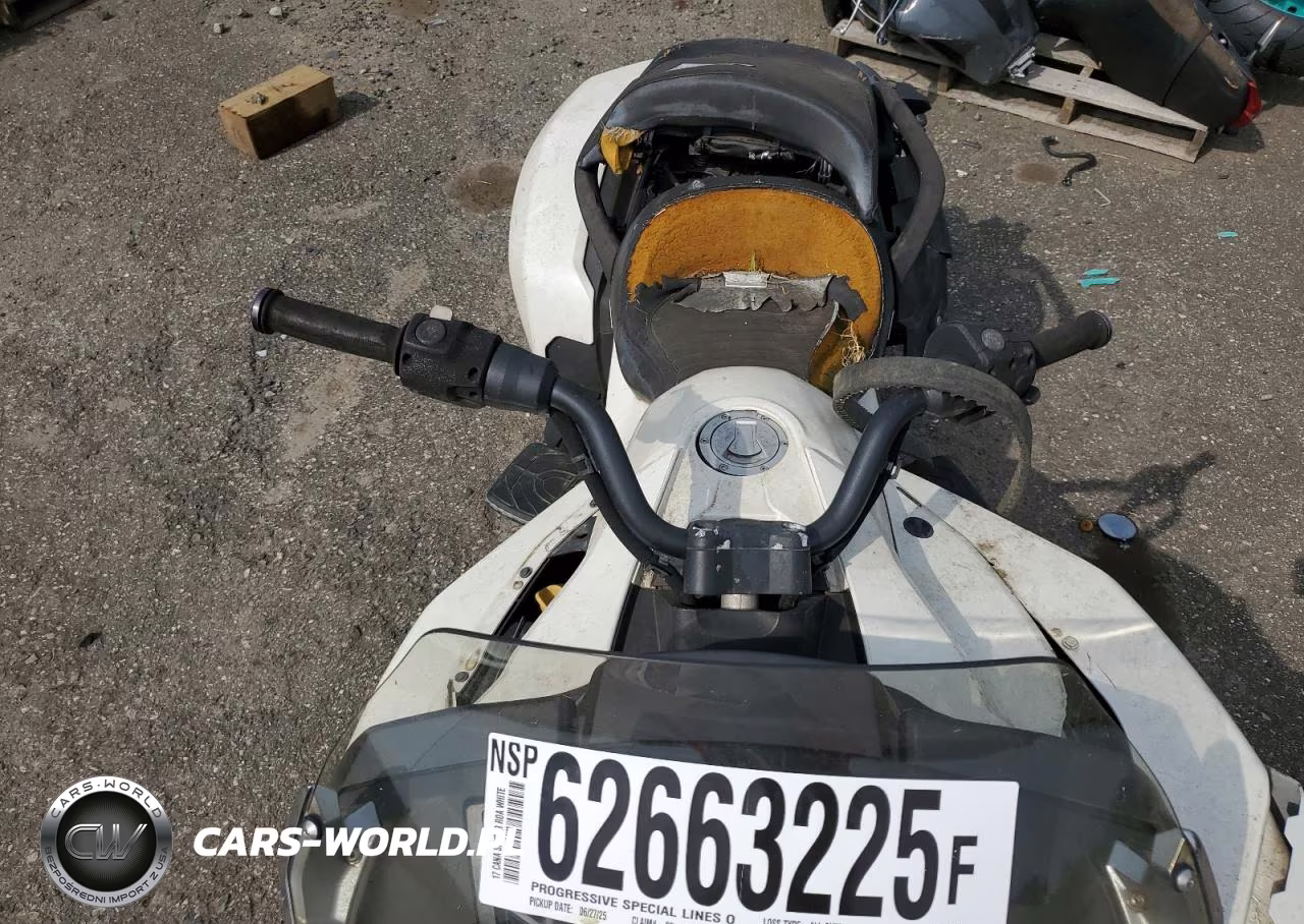 2017 Can-Am Spyder Roadster F3-T VIN:2BXREDD25HV002699 - 5