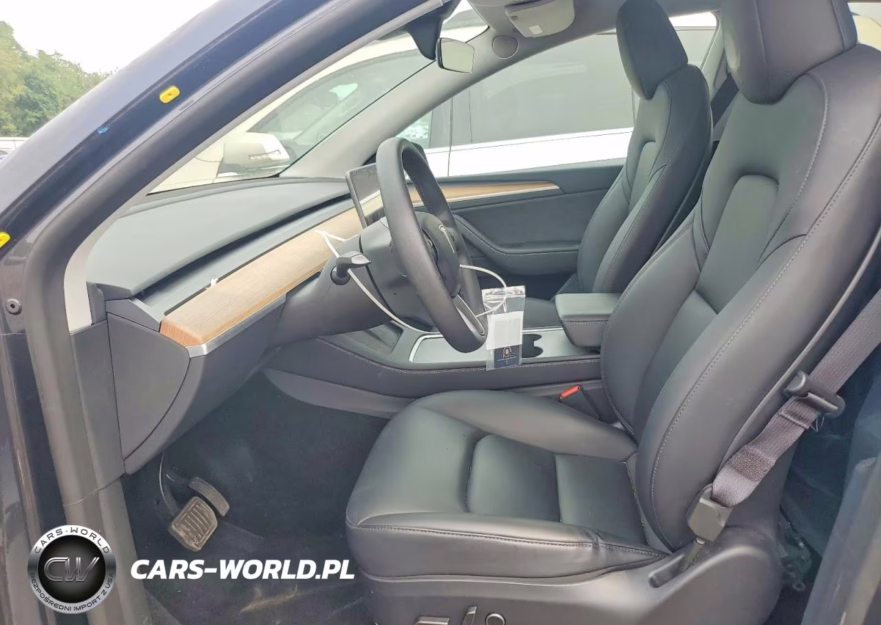 2025 Tesla Model Y VIN:7SAYGDEE0SA352137 - 7