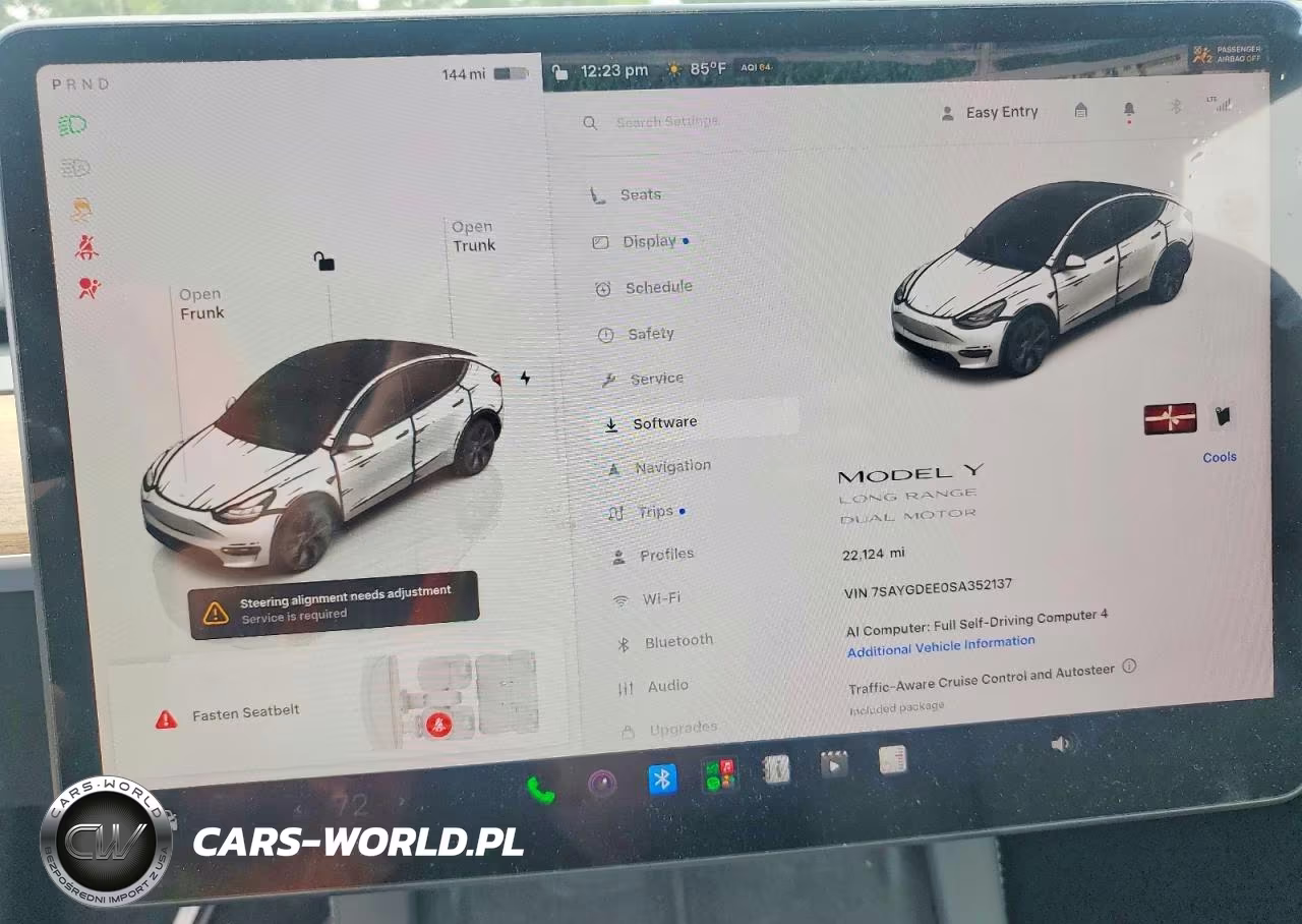 2025 Tesla Model Y VIN:7SAYGDEE0SA352137 - 9