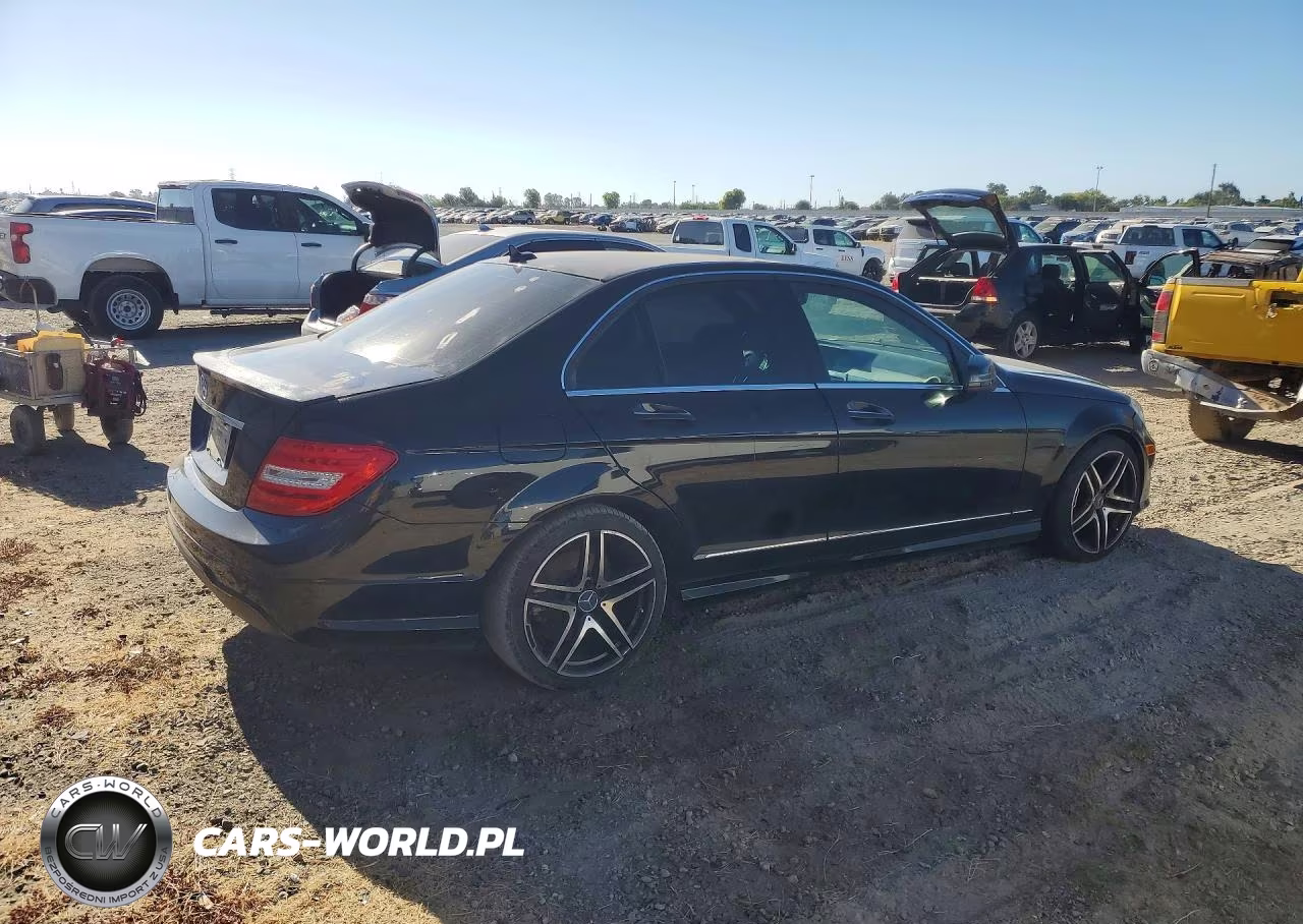 2013 Mercedes-Benz C 250 VIN:WDDGF4HB2DA872826 - 3