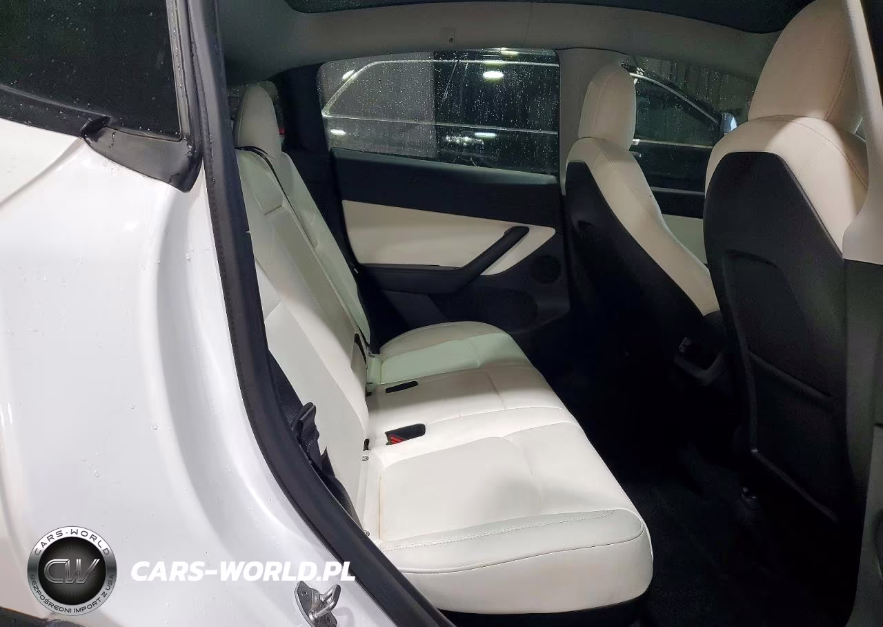 2022 Tesla Model Y VIN:7SAYGDEE2NF325853 - 11