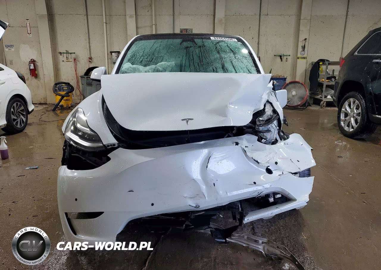 2022 Tesla Model Y VIN:7SAYGDEE2NF325853 - 5